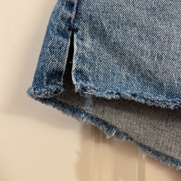Abercrombie & Fitch ladies Jean shorts - Picture 6 of 11